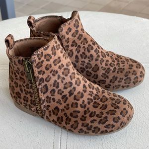 Olive & Edie Animal Print Booties size 8M